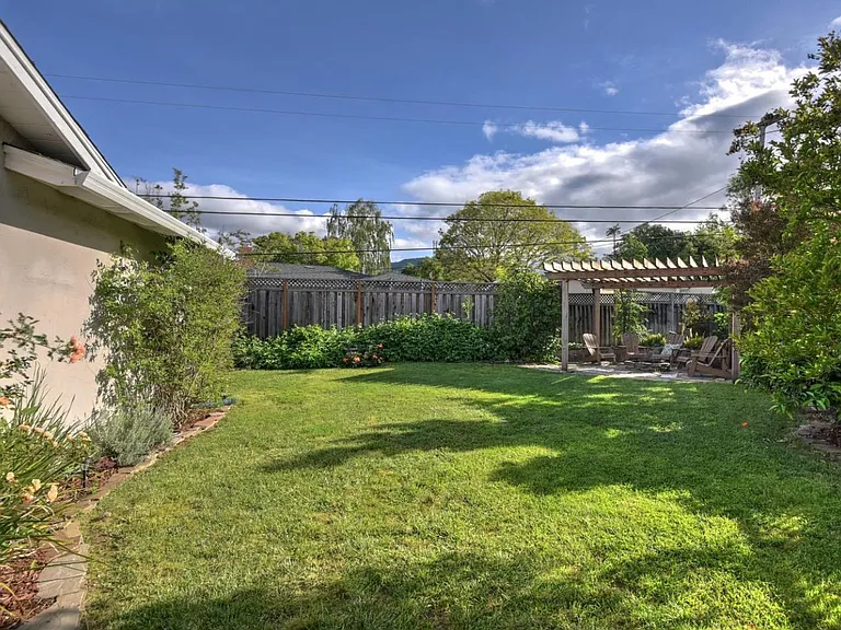416 Hershner Way — Photo 22