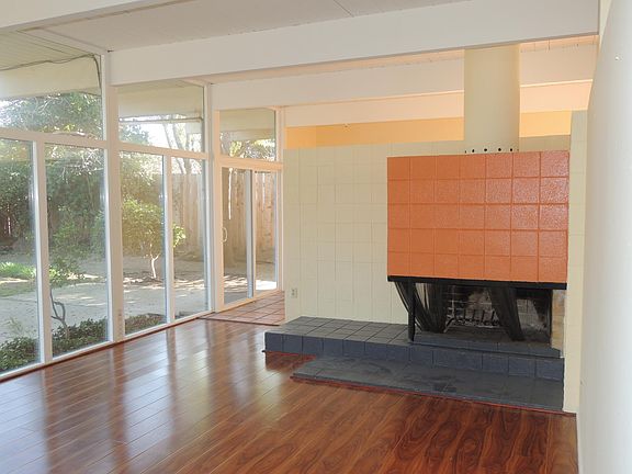 3rd image of 1979 Edgewood Dr