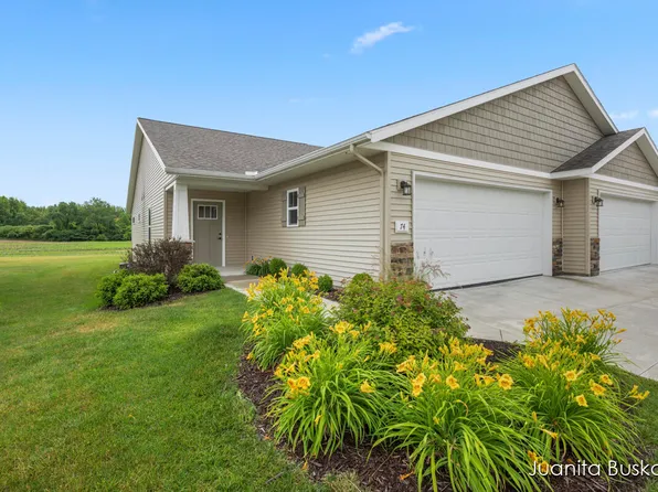 74 Homestead Acres Rd NW, Sparta, MI 49345