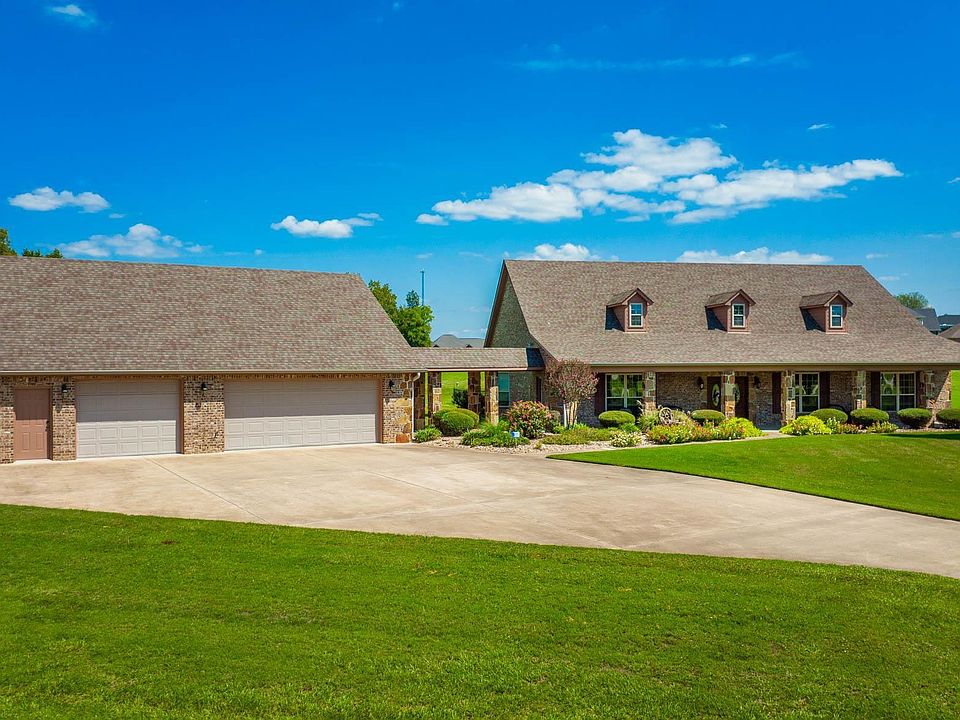 1st image of 114 Foxtail Ln