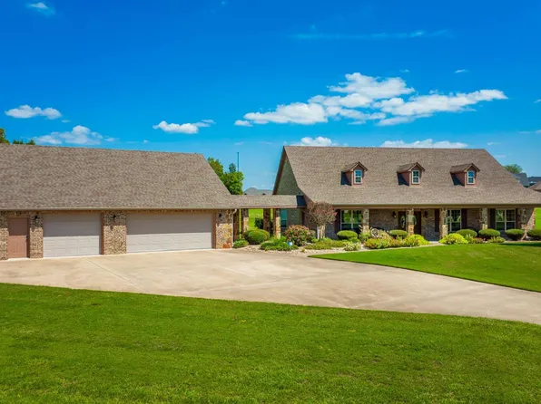 114 Foxtail Ln, Gilmer, TX 75645