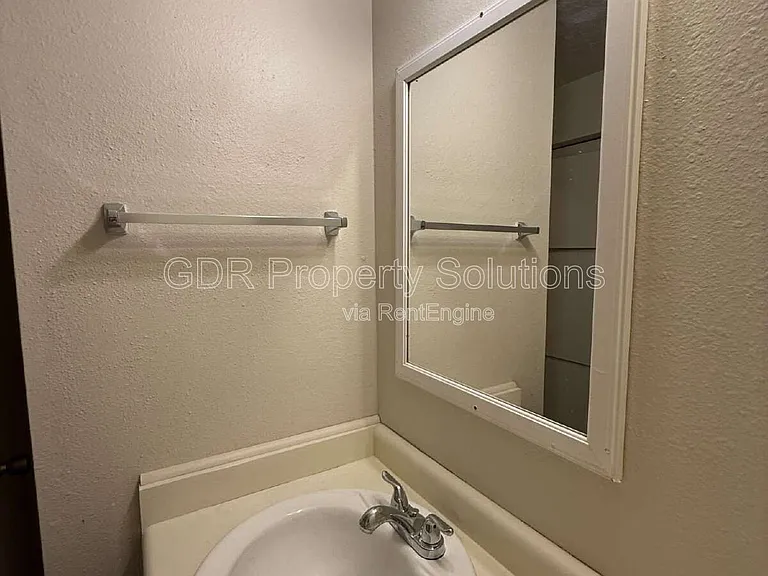 1928 Buena Vista Dr SE #B — Photo 13
