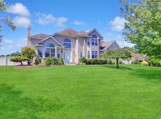 82 Sweetgum Ln, Miller Place, NY 11764