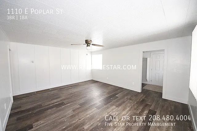 1110 E Poplar St — Photo 2
