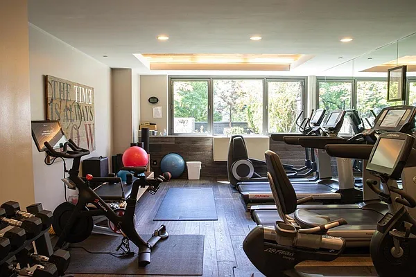 Rented by Compass | media 16