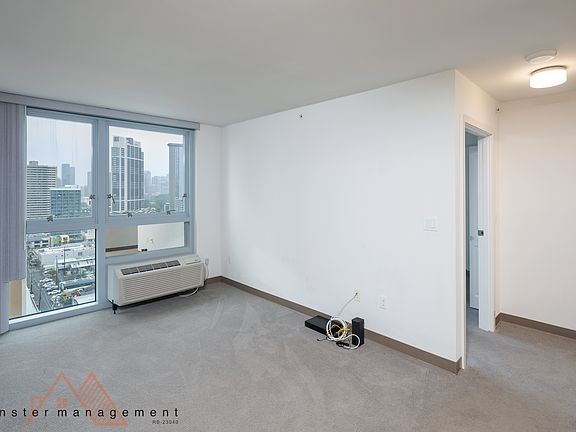 5th image of 988 Halekauwila St #1702