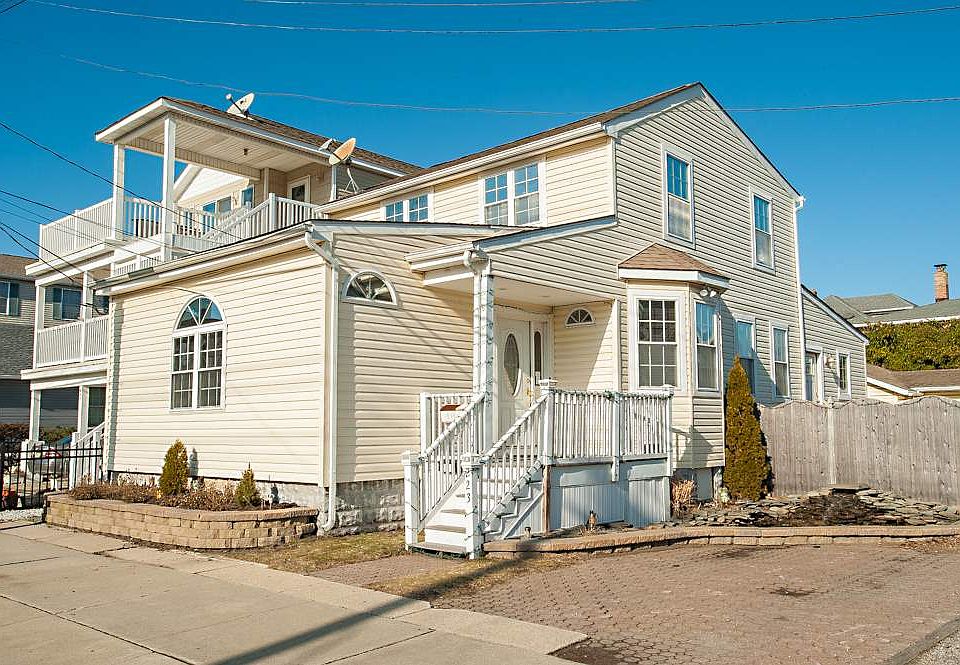 1st image of 223 W Wildwood Ave