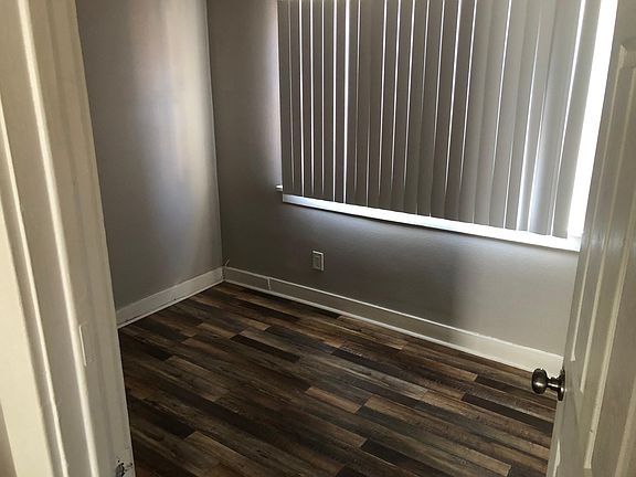 3rd image of 337 N Glendora Ave #D