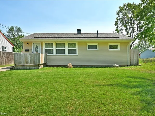 2231 Stewart Dr NW, Warren, OH 44485