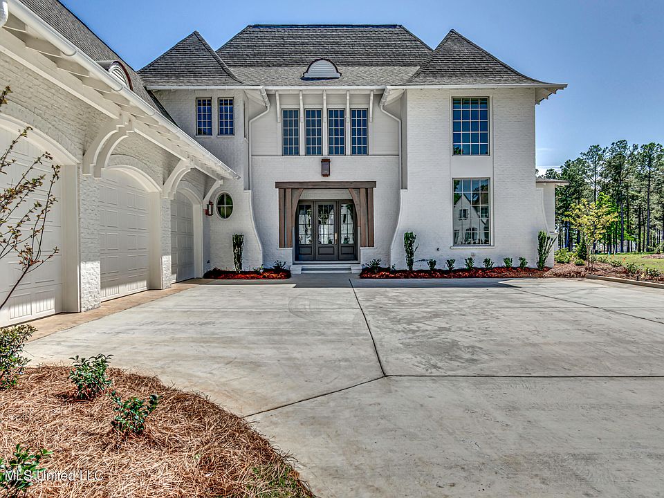 1st image of 103 Lamour Point