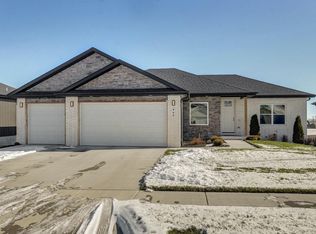 868 S Silverwood Ln, Nixa, MO 65714