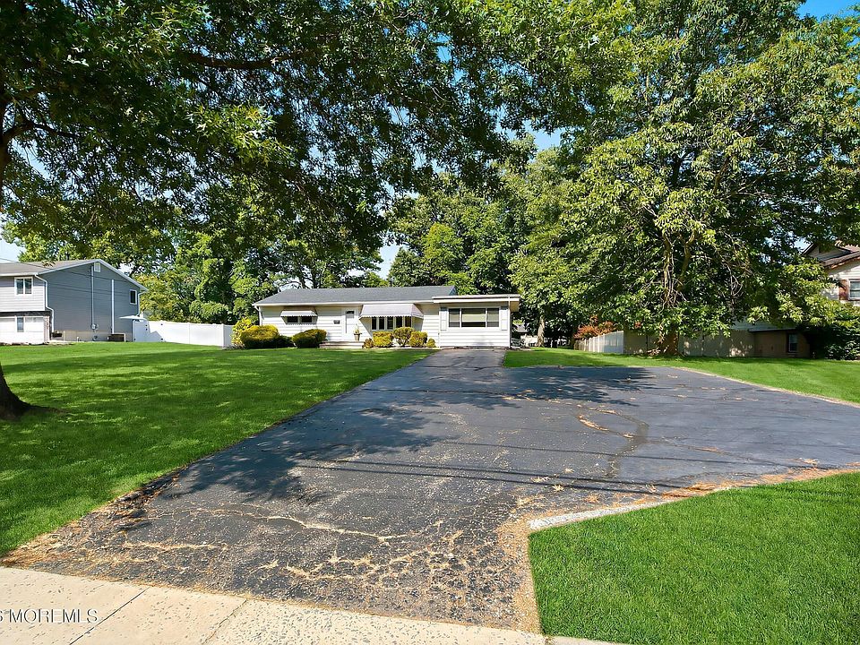15 Tamarack Drive, Manalapan, NJ 07726 | Zillow