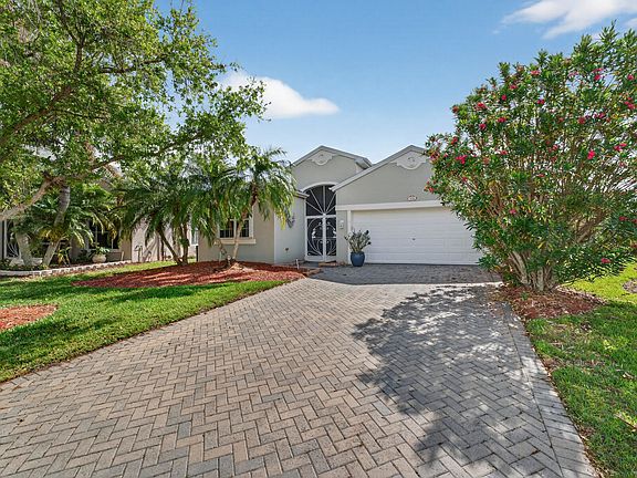 2nd image of 608 SW Calamondin Way Way SW