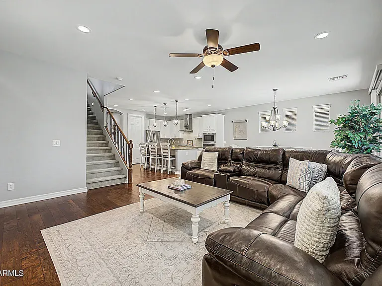 4 S Washington St — Photo 11