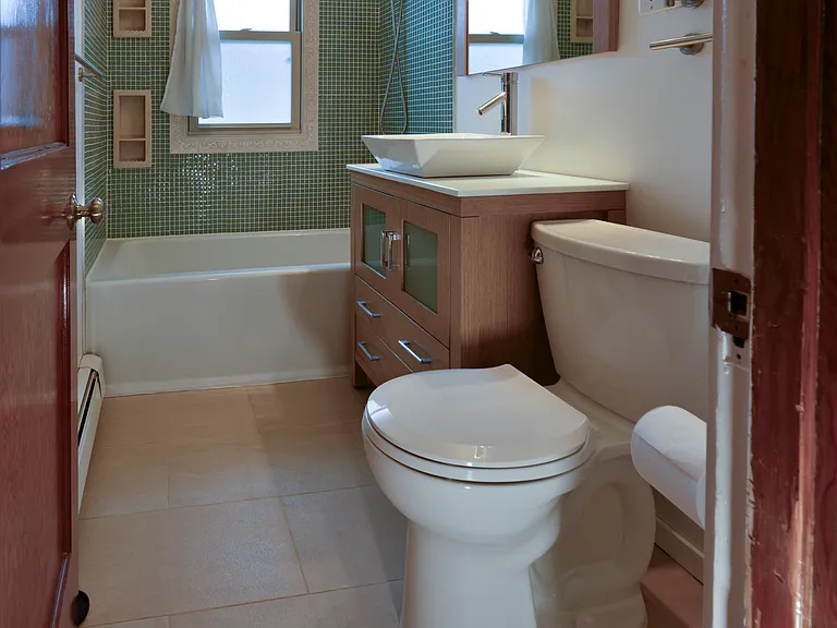 1303 Vincent Ave N — Photo 12