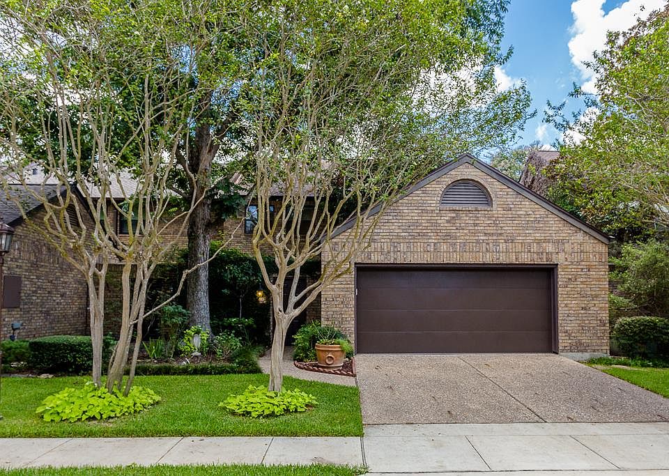 1st image of 18 Town Oaks Pl