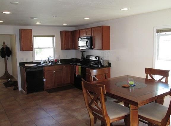 4th image of 4223 Peabody St