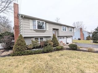 20 School Dr, Marlborough, CT 06447
