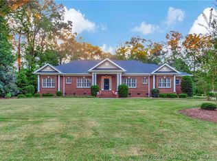389 Brookgreen Dr, Lumberton, NC 28358