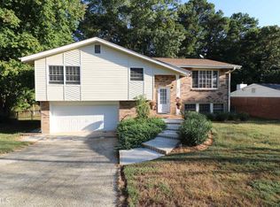 2402 Prestige Valley Ct, Morrow, GA 30260