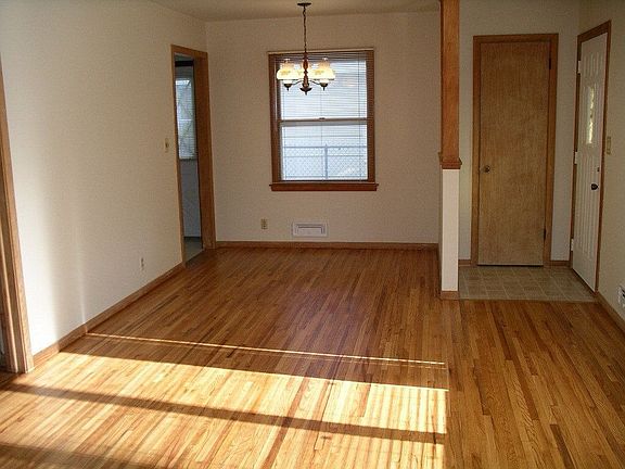 4th image of 5150 Sheridan Ave N