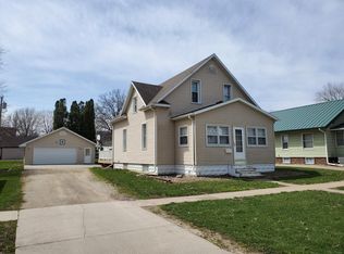 707 1st St, Traer, IA 50675