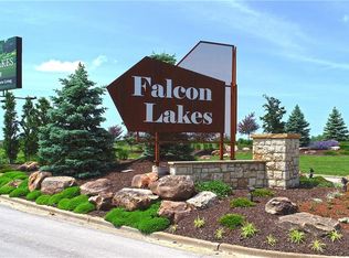 4248 Lake Shore Ct, Basehor, KS 66007