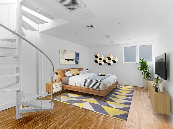 4th image of 18A Bleecker St #1A