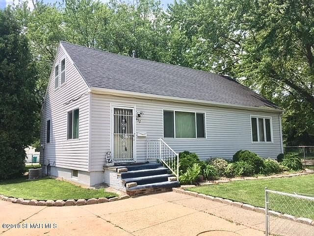 1st image of 452 Larch Ave