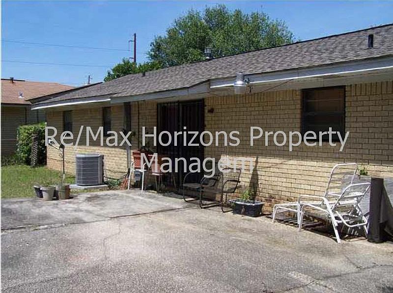 2nd image of 1211 Lepley Rd