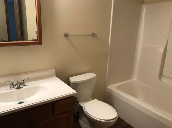 204 Park Dr, Doylestown, OH 44230