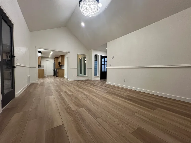601 N Riverside Dr — Photo 19