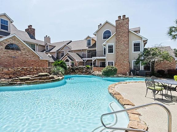 2nd image of 2300 Old Spanish Trl APT 1014