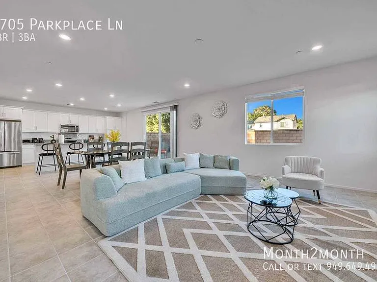 1705 Parkplace Ln — Photo 1