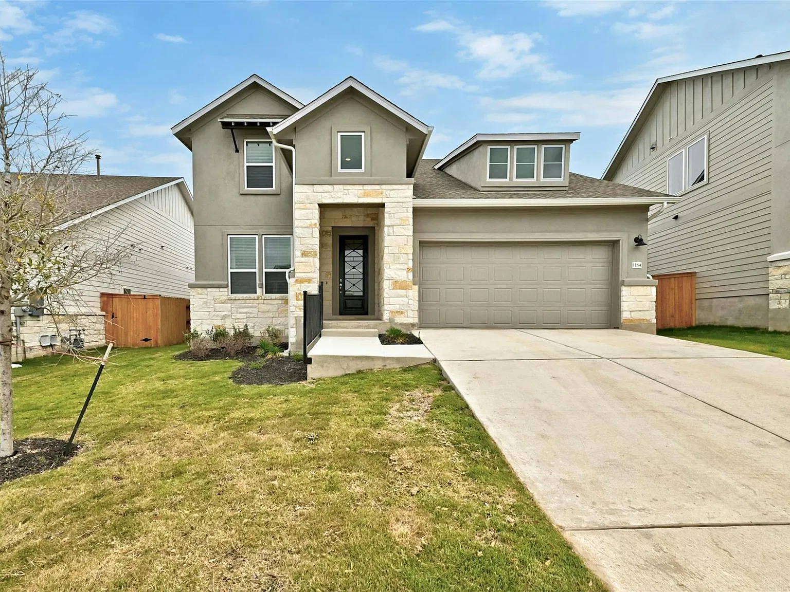 4 bed, 3.0 bath, 2864 sqft, $3,999 — Photo 3