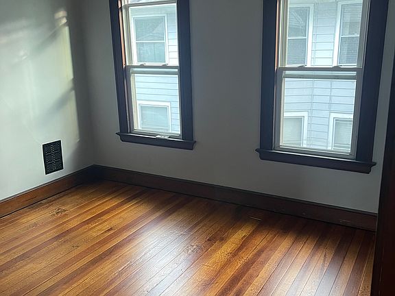 3rd image of 204 Westfield Ave Unit 2