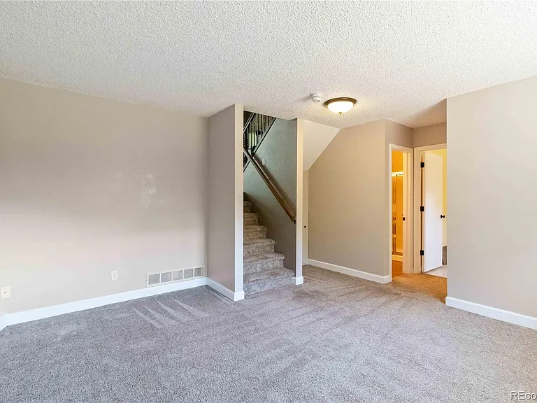 19713 Applewood Ct — Photo 20