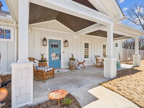 3rd image of 15 Driftwood Ln