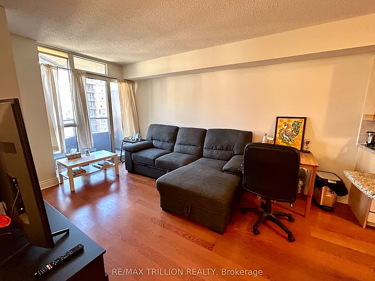 78 Harrison Garden Blvd #1014 — Photo 14