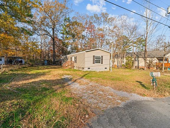 3rd image of 144 Lillian Dr