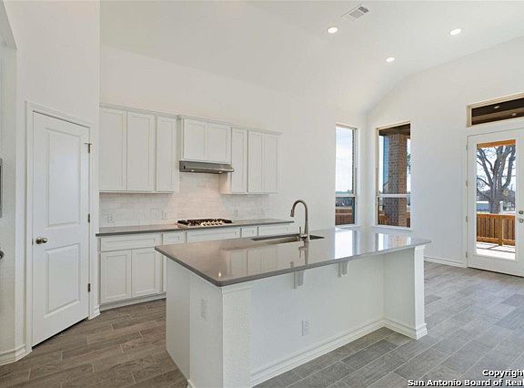 2nd image of 9826 Kremmen Pl