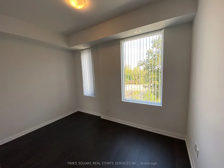 1050 Portage Pkwy #Townhouse 32 — Photo 16