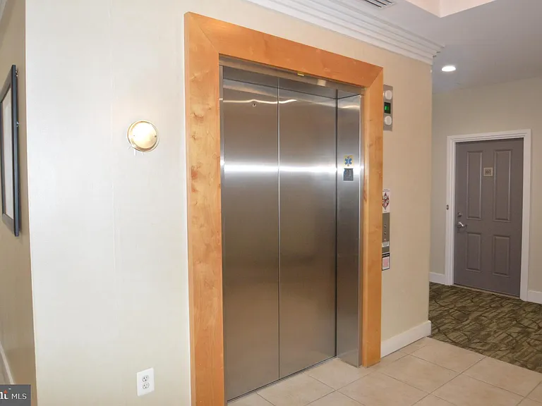 4490 Market Commons Dr #412 — Photo 25