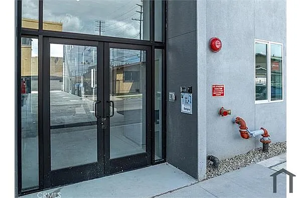 Building Photo - 300 W 60th St