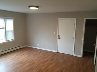 205 27th Ave #1B, Bellwood, IL 60104