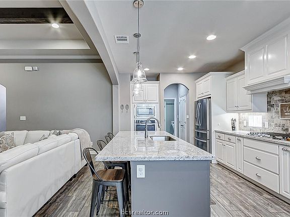 5th image of 4011 Lodge Creek Ct
