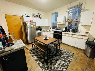 1952 W Roscoe St APT 2F, Chicago, IL 60657
