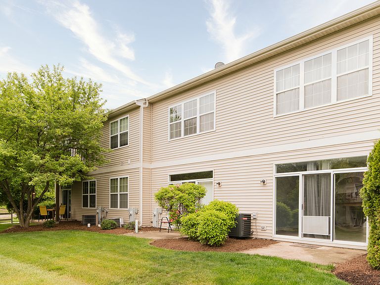 1262 Brookdale Dr Carpentersville, IL, 60110 Apartments for Rent Zillow