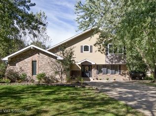 302 San Carlos Rd, Minooka, IL 60447