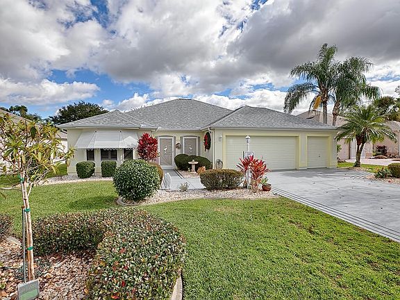 3rd image of 207 Carrera Dr